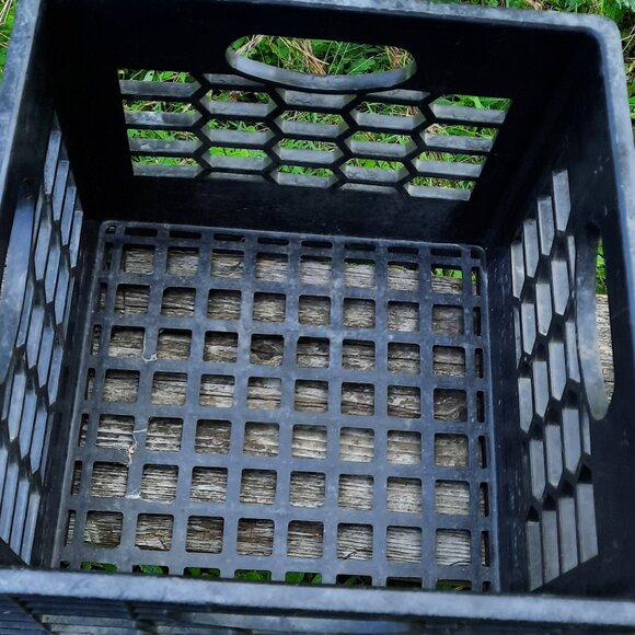 Garelick Farms, Franklin MA Black Plastic Milk Crate Vintage Dairy - Picture 5 of 5